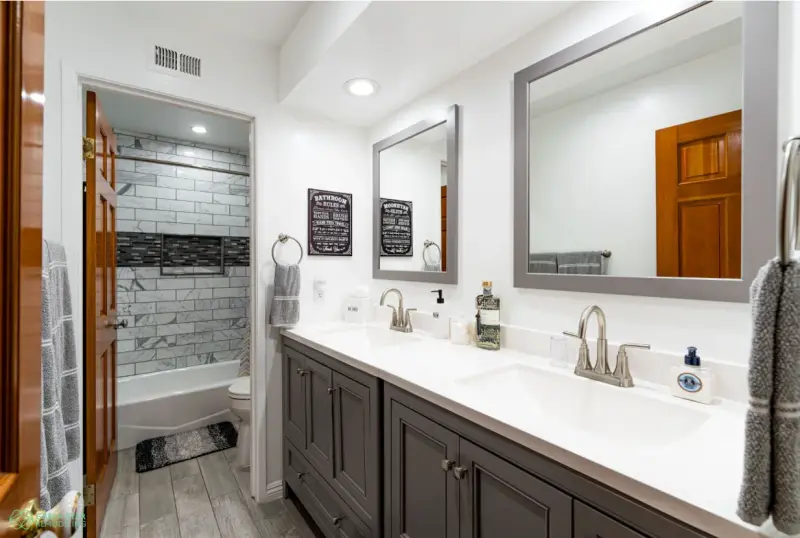 Western-Style Bathroom Calabasas